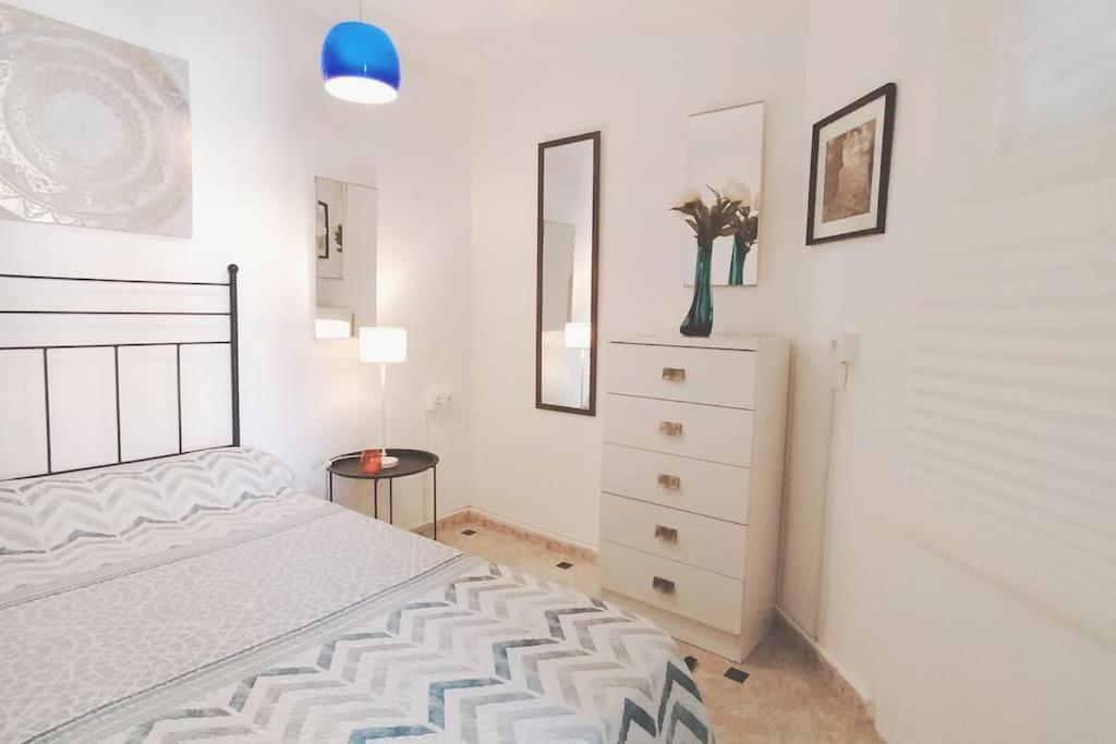 Bonito Apartamento De Dos Dormitorios En El Centro Y Calle San Miguel ตอร์เรโมลิโนส ภายนอก รูปภาพ