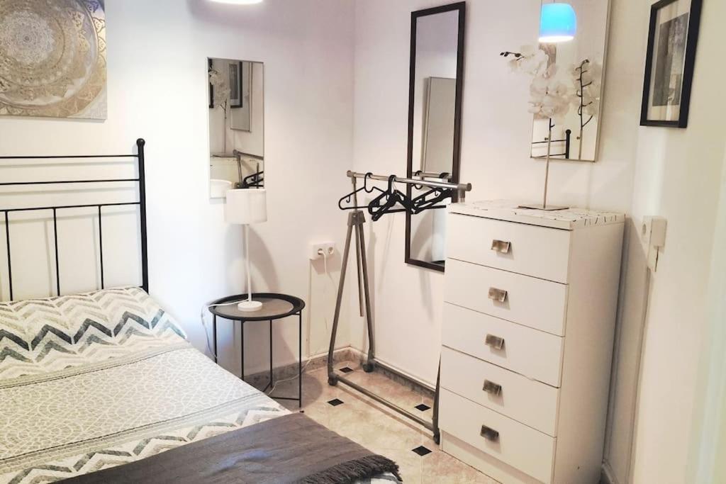 Bonito Apartamento De Dos Dormitorios En El Centro Y Calle San Miguel ตอร์เรโมลิโนส ภายนอก รูปภาพ