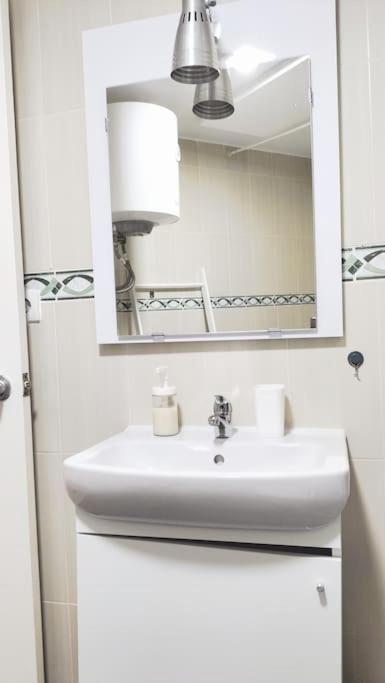 Bonito Apartamento De Dos Dormitorios En El Centro Y Calle San Miguel ตอร์เรโมลิโนส ภายนอก รูปภาพ
